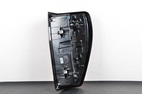 ¡Como nuevo! GMC Sierra 1500 2019-2023 luz trasera LED completa lado izquierdo del conductor OEM - Imagen 4 de 6