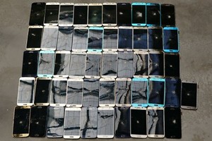 63 Samsung Galaxy S6 SM-G920F Displays defekt inkl. Lade Buchse #0314