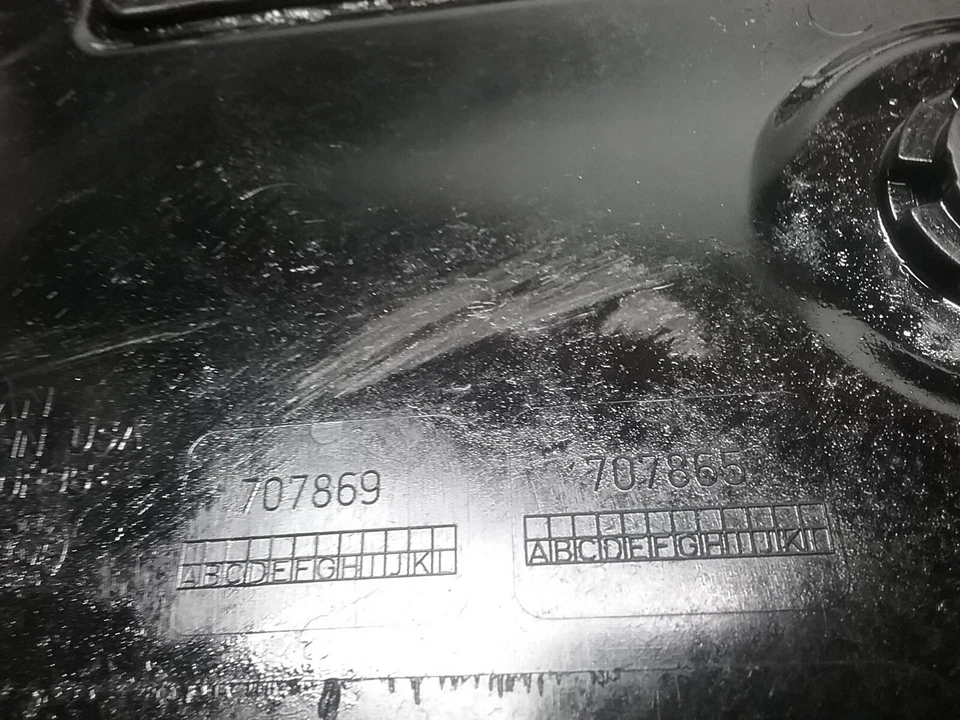 Dodge Challenger 2015-2018 cárter de aceite de transmisión 52854834AA 3,6 L 6 cilindros Foto 4 de 4