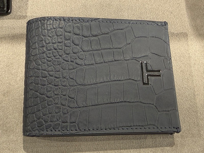 NEW Tumi TURIN Double Billfold Wallet - 100% ITALIAN LEATHER