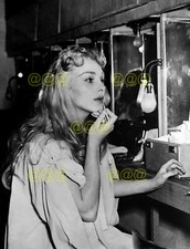 Foto - Retrato de vestuario Barbara Jefford, Teatro Vanbrugh, Londres, 1954