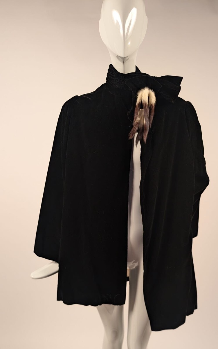 エムミーエメ　mmeeme bell sleeve ribbon coat 1930'S BELL SLEEVE SILK VELVET JACKET W ERMINE TAIL + HAMMER