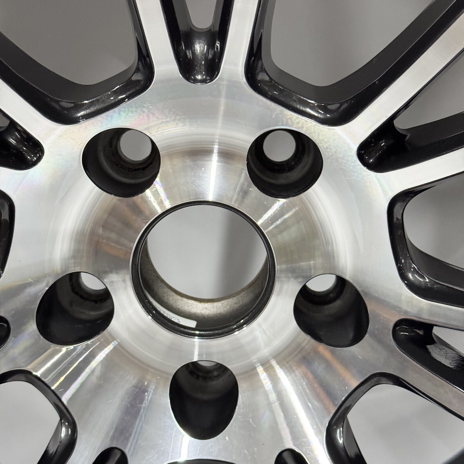 (1) McLaren 570S MACHINED BLACK Rear Wheel 10JX20” P/N 13B0566CP OEM