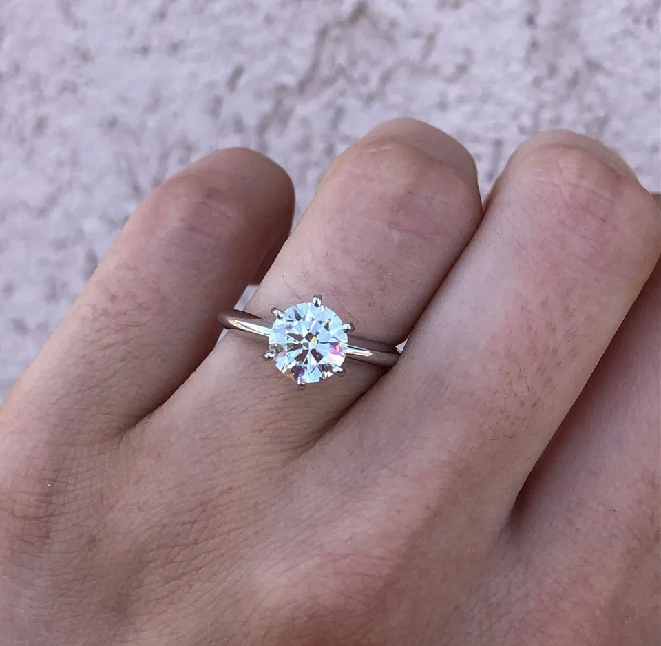 VS1 F Color- 1.50ct Round Brilliant Cut Lab Grown Ring - Image 2 of 2