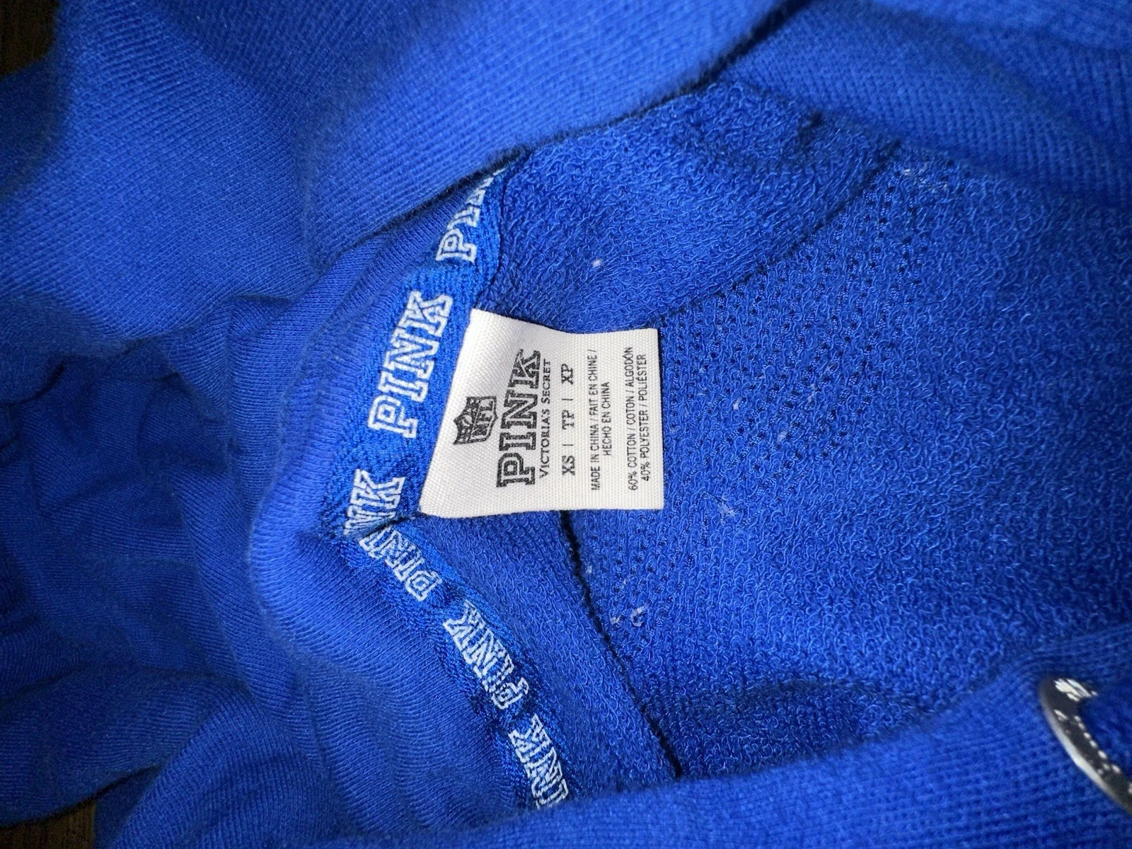 UNDERCOVER Felpa con cappuccio e paillettes GUC XS Victorias Secret rosa Buffalo Bills