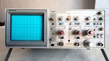 Oscilloscopio analogico Tektronix 2215A  60 MHz    BELLO