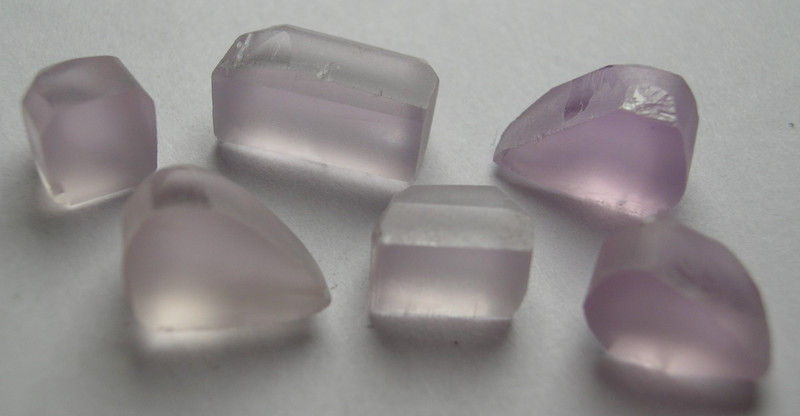 KUNZITE / SPODUMENE, LIGHT PINK TO CLEAR PREFORMED ROUGH FOR FACETING, AFGHAN.