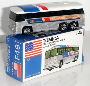 tomica greyhound bus
