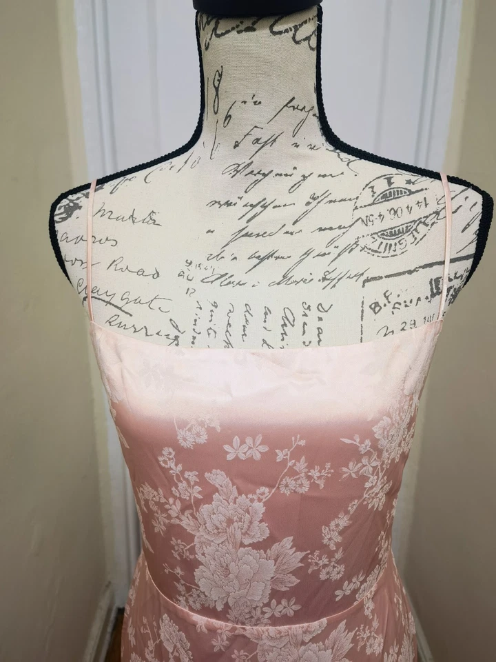 Novo com etiquetas REFORMATION Frankie Vestido Rosa Jacquard Tamanho 10 $248 - Imagem 2 de 4