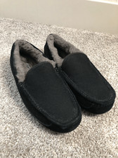 UGG Men  s Ascot Corduroy Slipper Black Size 10