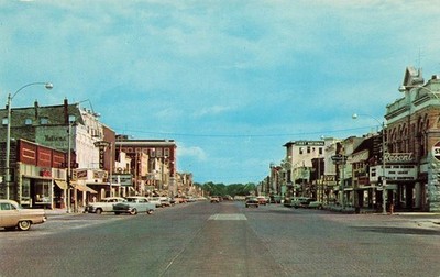 *Chrome Postcard ~ Winfield Kansas, Main Street, Regent Theatre