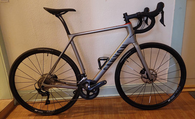 Canyon Endurace CF SL Rennrad grau, hydraulische Scheibenbremse, Ultegragruppe