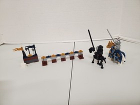 LEGO Castle The Final Joust 7009 Complete Set with Knight & Skeleton