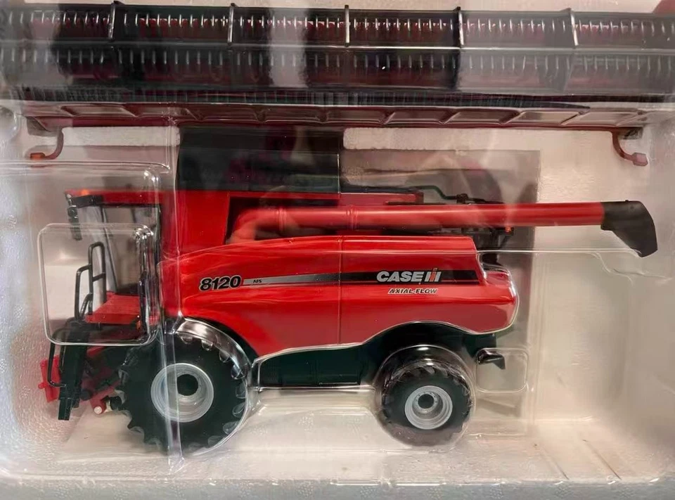 ERTL New 1/32 CASE IH 8120 Combine Harvester Die-Cast Model - Detailed Edition - Image 3 of 4