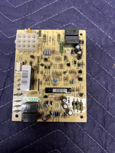 Trane Emerson Control Board X13650882010 50C70-495-04 5002 0393 REV 002