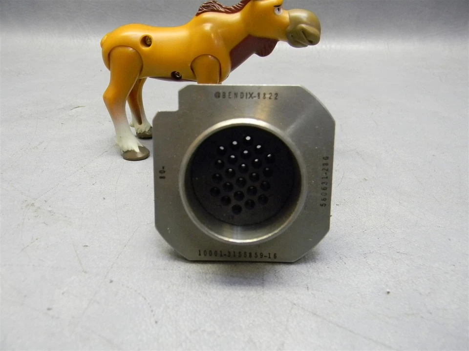 Bendix-8822 560631-28G 24 pin Circular Connector Heavy Duty 10001-3155859-16 - Image 2 of 4