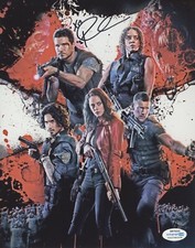 Robbie Amell Resident Evil Autographed Signed 8x10 Photo ACOA