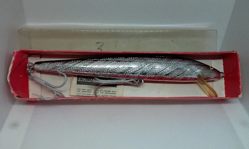 Señuelos de colección Bill Norman Shiner Minnow negro/plateado 7" sonajero Jerkbait señuelo nuevo de stock Foto 2 de 4