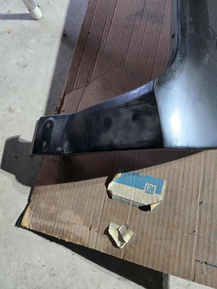 NOS GM OEM 1971 1972 1973 1974 OLDSMOBILE 98 GUARDABARROS TRASERO FALDÓN RUEDA DERECHA 71 74 Foto 3 de 4