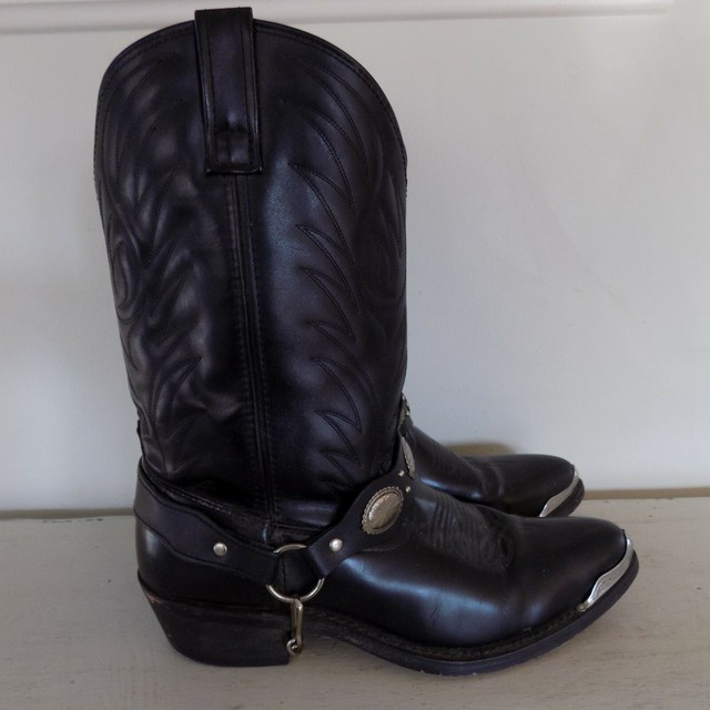 silver toe cowboy boots