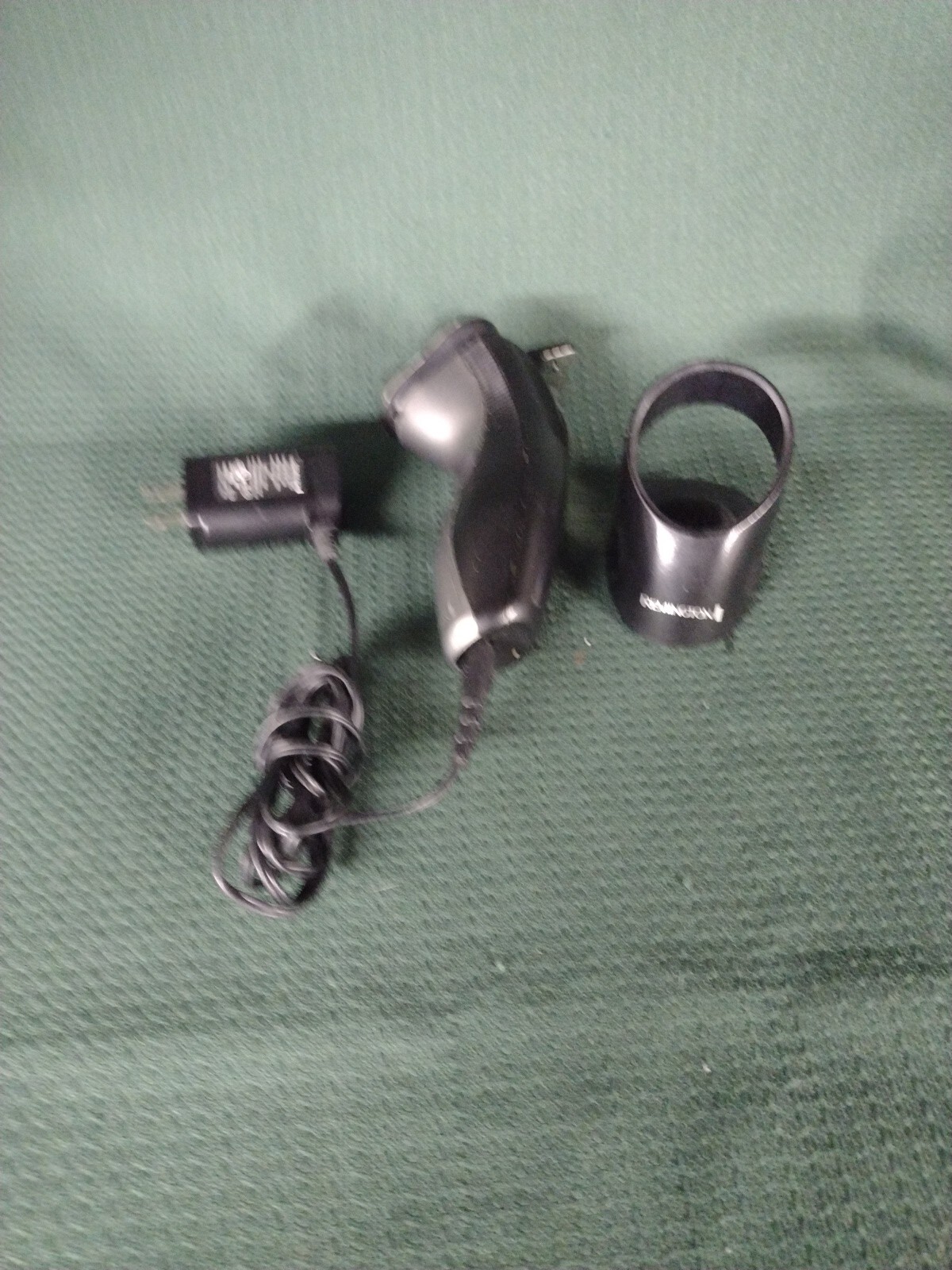 Remington Titanium Series R 5150 Titanium-X - Shaver - cordless please read