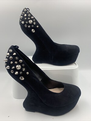 Kurt Geiger Miss KG Nieten Spikes schwarz Wildleder Keilabsatz UVP 89  NEU! Größe 3