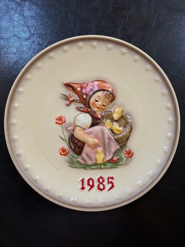 Vintage 1985 Goebel Hummel 15th Edition Annual Plate Girl & Chicks W. Germany