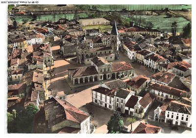 CS-BFP1-0810-31 - IN Flugzeug OBEN Isle-En-Dodon - DER KIRCHE Und die Mair