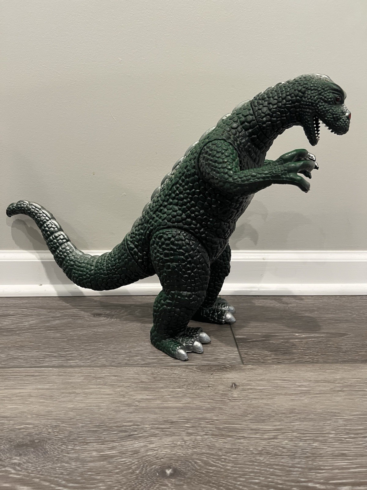 Vintage 1997 DOR MEI Godzilla Figure 15” With Lighted Eyes & Sound! Works!