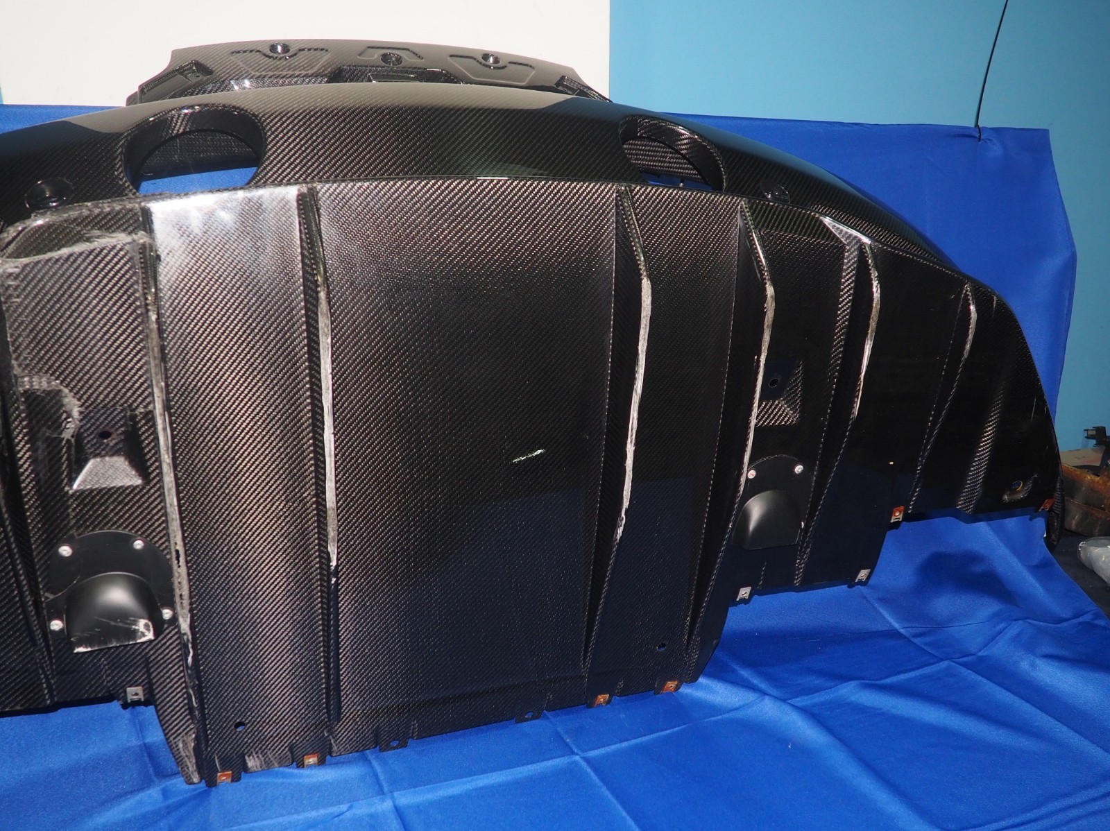 *DAMAGED* 2022-2026 Maserati MC20 MCPura Rear Bumper Diffuser OEM Carbon Fiber!