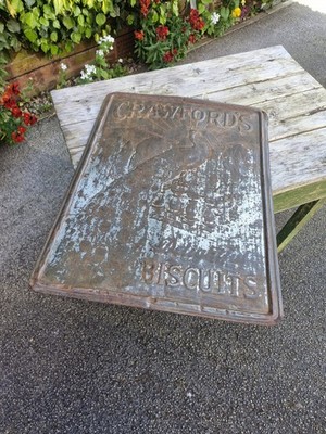 Original geprägtes Crawfords Kekse Blech Werbeschild