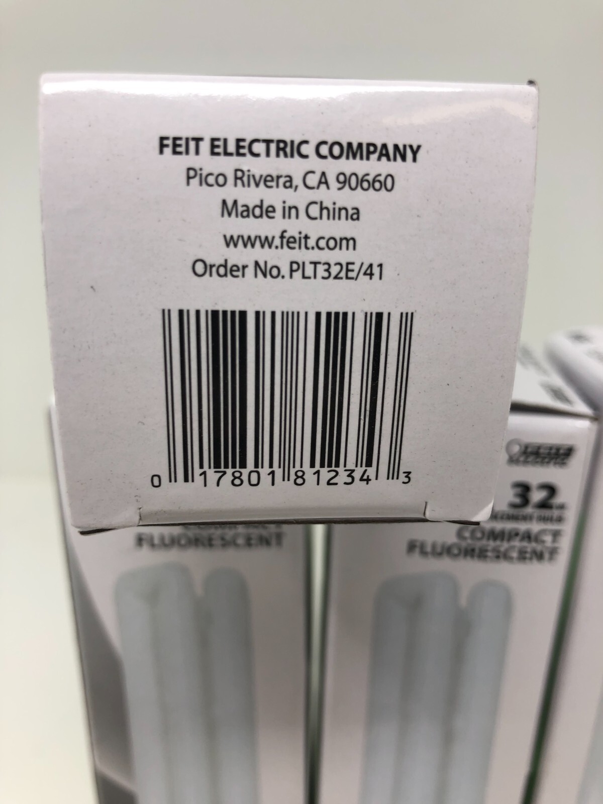 Lot Of 4 Feit Electric 32Watt Compact Flourescent Cool White Bulbs PLT32E/41