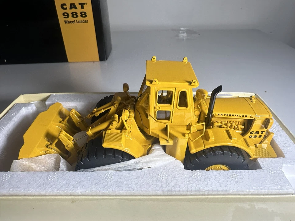 Caterpillar Cat 988 Wheel Loader - CCM 1:48 Scale Diecast Model - Image 2 of 4