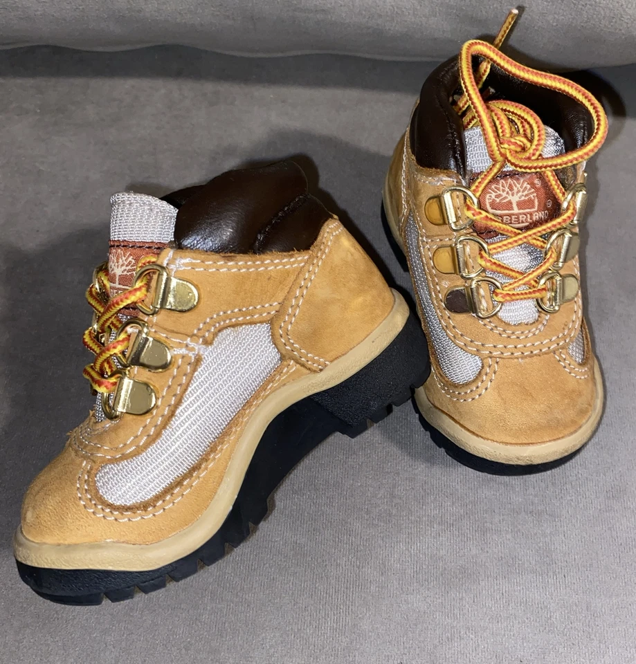 Timberland Baby Hikers EE. UU. 5 M Bronceado Usado Foto 3 de 4