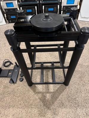 VPI Industries TNT  turntable / motor with VPI dedicated stand
