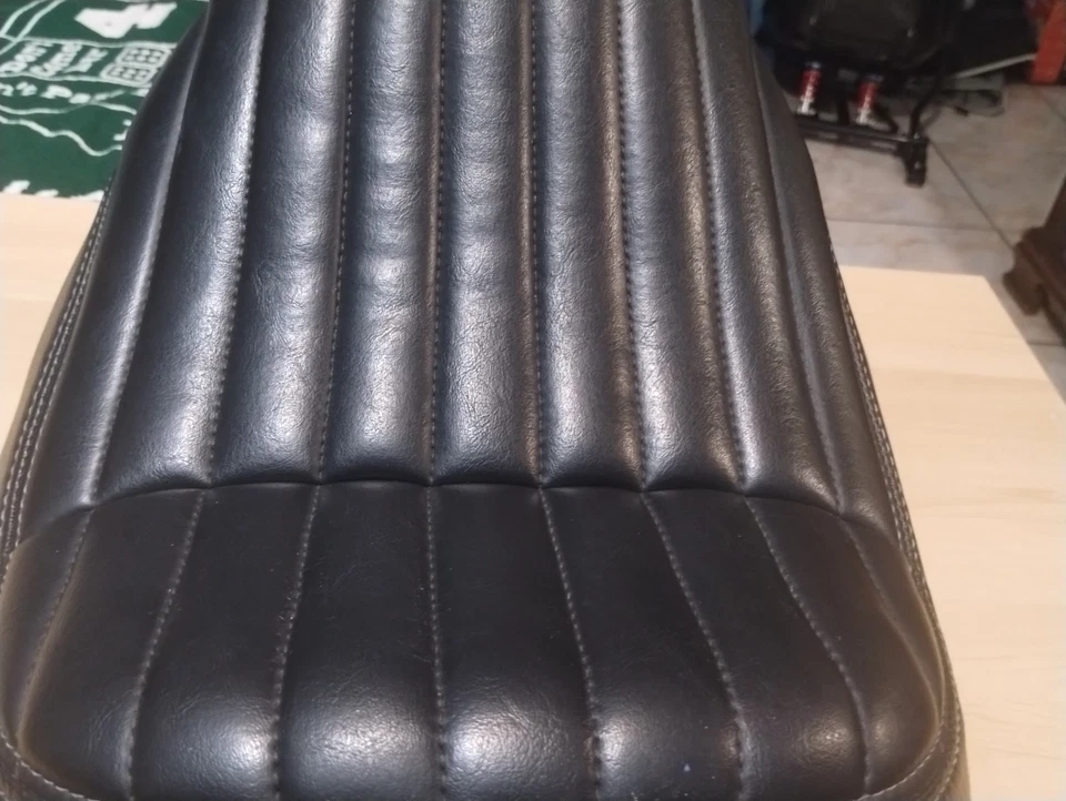 ASIENTO CONDUCTOR DELANTERO SOLO DELGADO HARLEY-DAVIDSON SOFTAIL 52000265 / 21 Foto 3 de 4