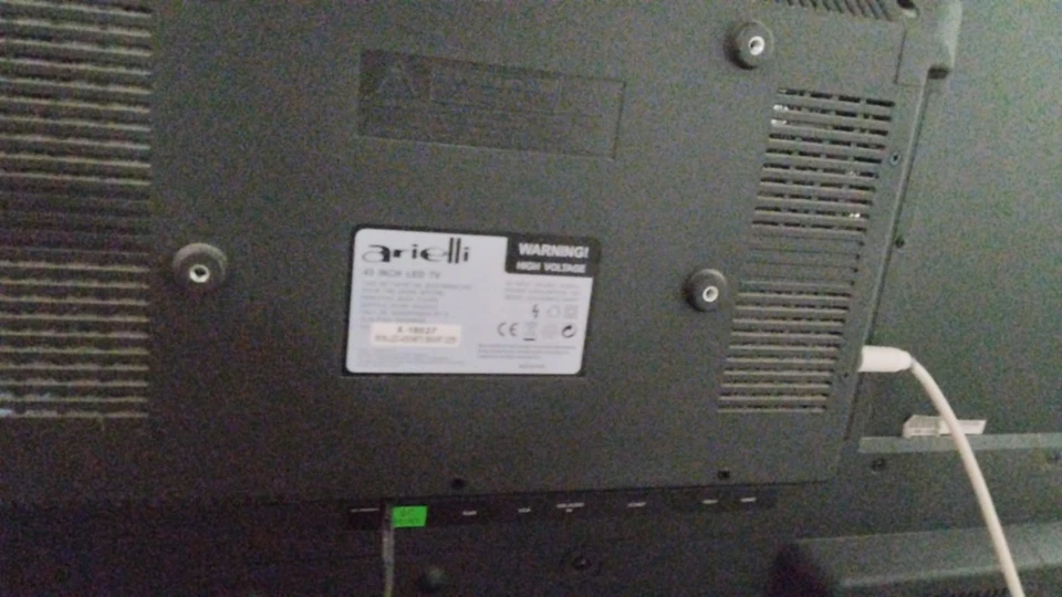 TV Arielli 43 Pollici - Immagine 3 di 3