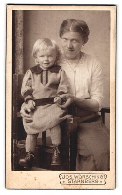 Photograph Jos. Wörsching, Starnberg, portrait mother in white blouse with daughter 