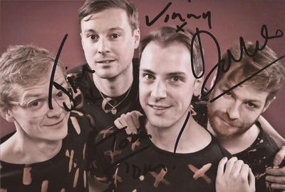 MUSIK: DJANGO DJANGO SIGNED 6x4 PORTRAIT PHOTO+COA *WAVEFORMS* *DEFAULT*