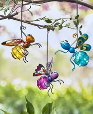 Solar LED Lighted Flying Bugs Garden Critters Dragonfly Bumble Bee or Butterfly 