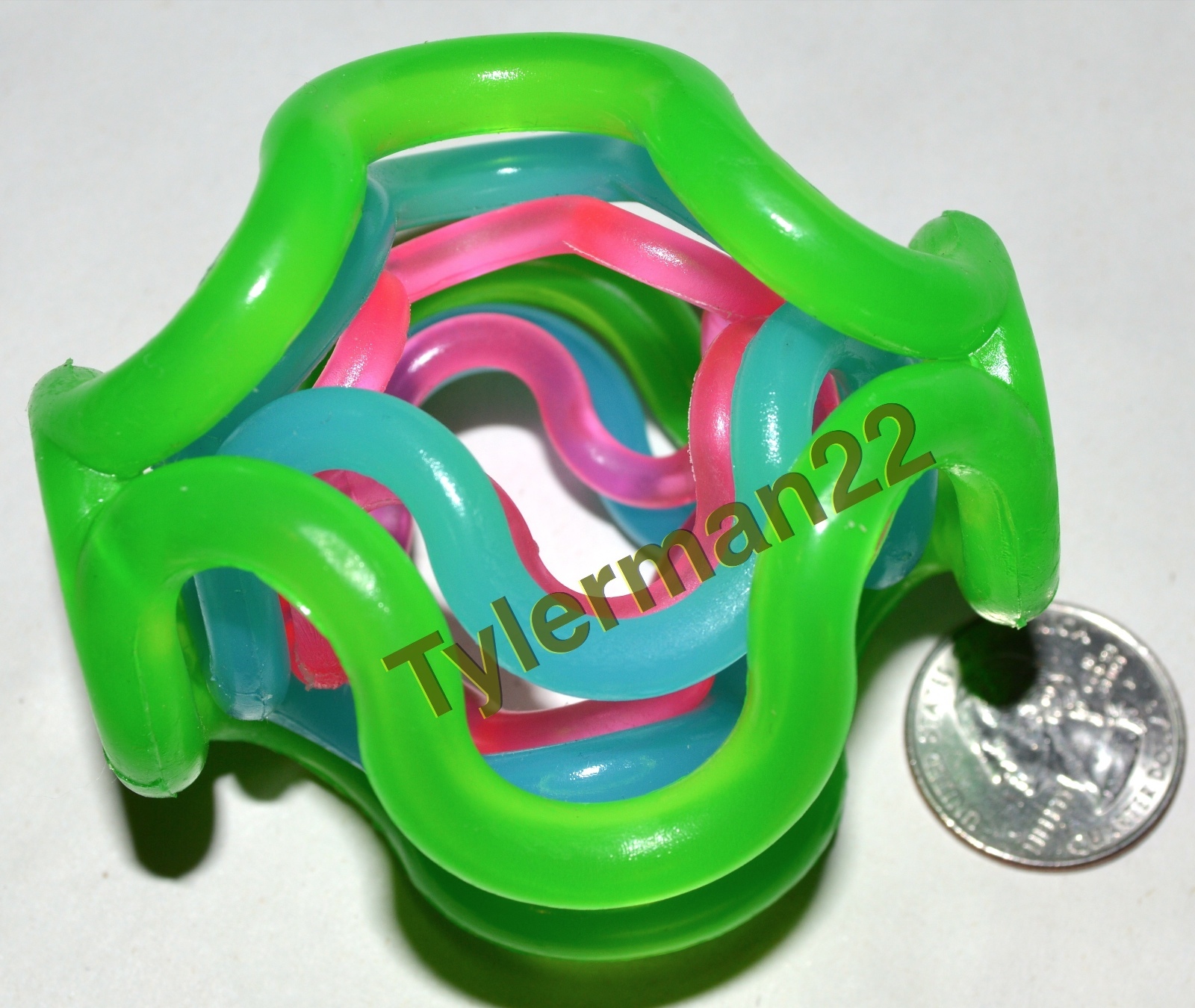 3 COLORFUL FLEXIBLE PLASTIC NESTING BALLS BIRD PARROT FOOT TOY PART CAT