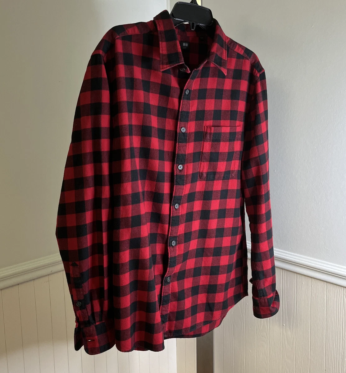 UNIQLO Flannel Shirt Mens Adult L Button Up Long Sleeves Plaid Red
