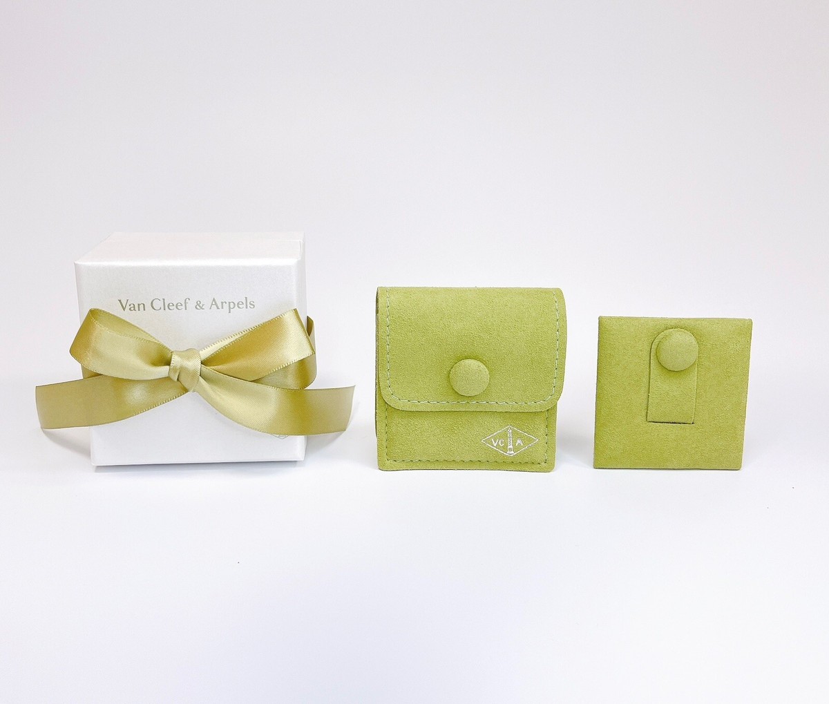 Van Cleef & Arpels ギフトボックス　ギフト袋 Van cleef & Arpels genuine Ring Pouch Green suede case VCA