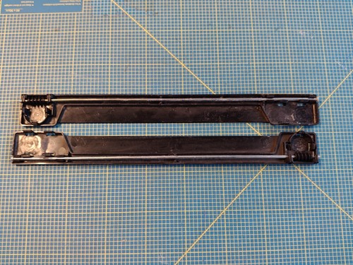 Miele Spülmaschine Gleitkufe Gleitbleche 2 Stück Set 04075562