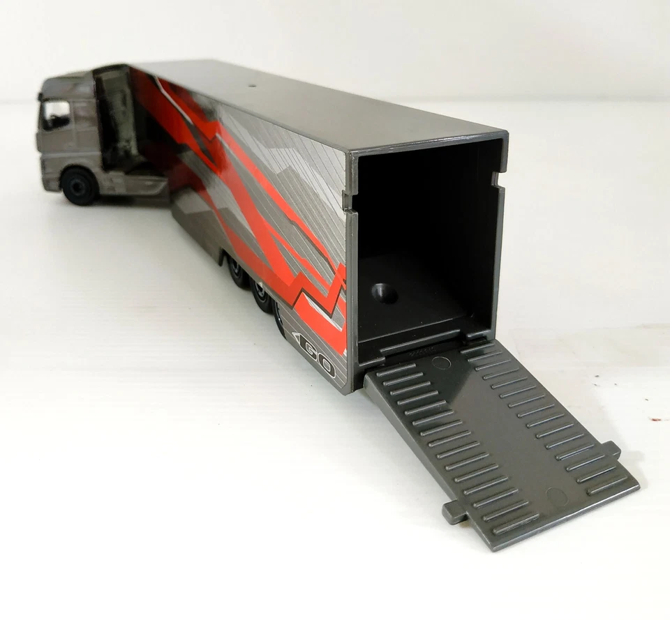 Majorette Mercedes Benz Actros Truck with 'Go' Container 1/64 10.3" - Image 4 of 4