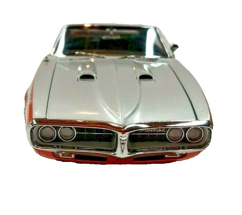 Литая игрушечная железа Pontiac 1:18