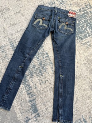 Damenjeans Evisu Größe 27 Denim Stickerei Logo Reißverschluss am Saum. Twisted S