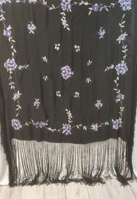 Antik 20er 30er Jahre schwarz Seide Blumen bestickt Klavier Schal Manton de Manila - Bild 1 von 4