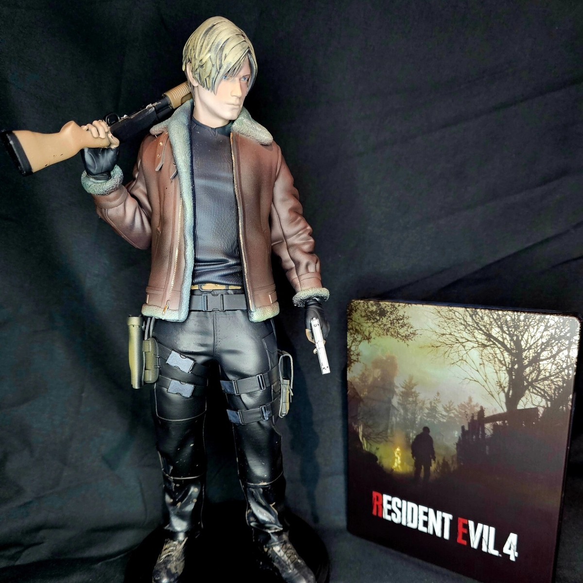 Resident Evil 4 Leon S Kennedy Statue 1/6 | eBay UK