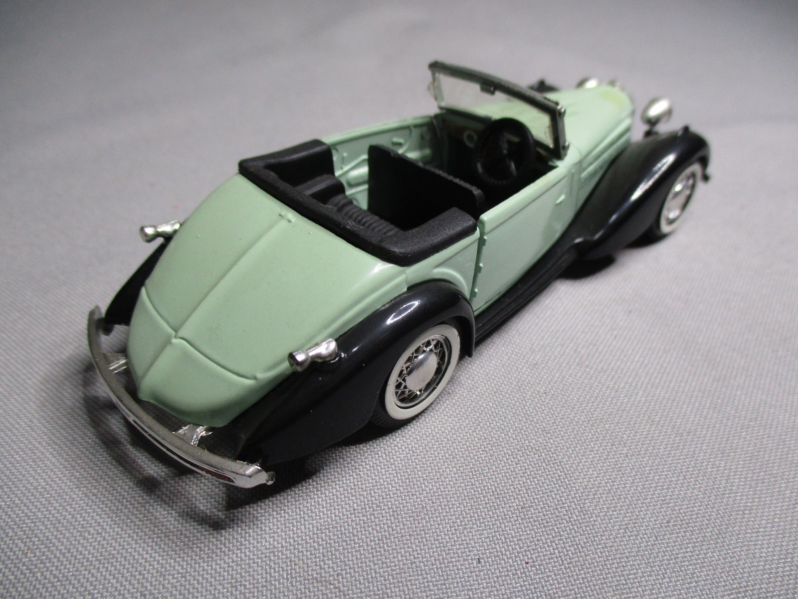 Miniature Solido Panhard HBR 4 N°8 - Échelle 1/43, Série 100, Bel état
